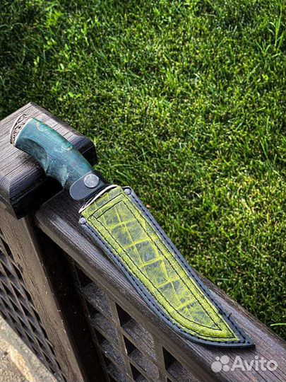 Нож из дамасской стали