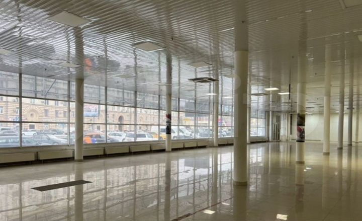 Аренда помещения под Автосалон 1550м