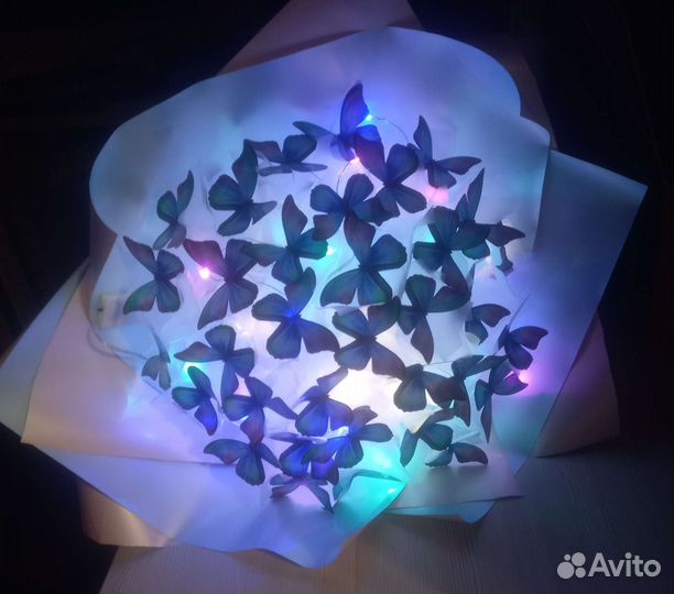 Букет с бабочками светящийся