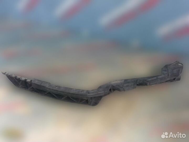 Кронштейн переднего бампера правый Skoda Octavia