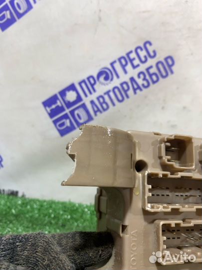 Блок предохранителей салонный Toyota Corolla