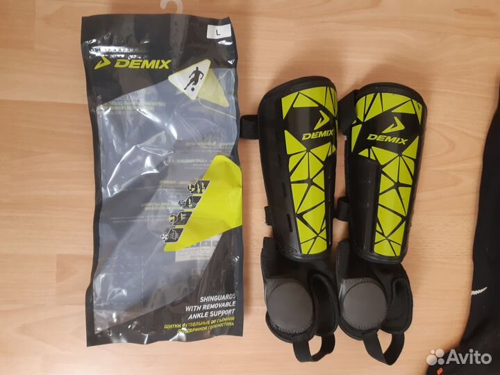 Футбольные щитки Demix размер L и гетры Nike