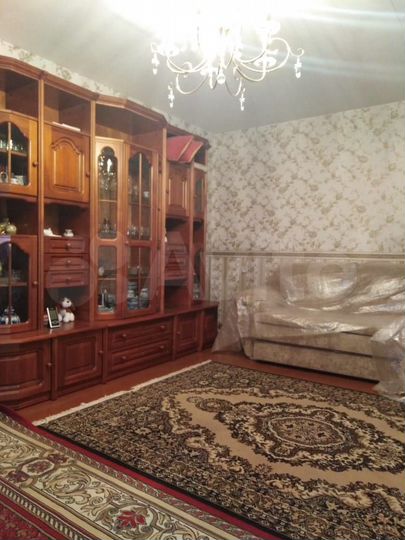 2-к. квартира, 77 м², 1/4 эт.