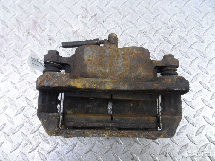 Суппорт передний левый Honda Pilot 2