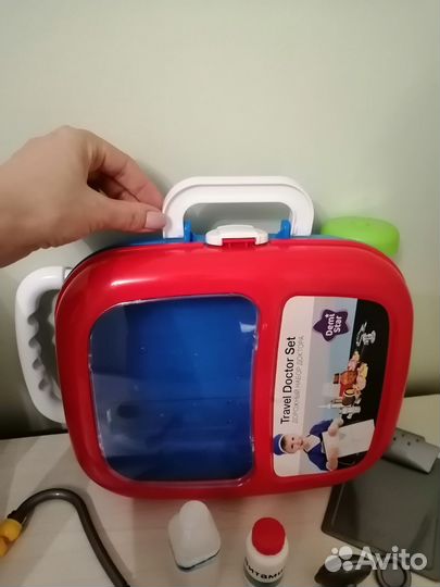 Детский набор доктора в чемодане на колёсах