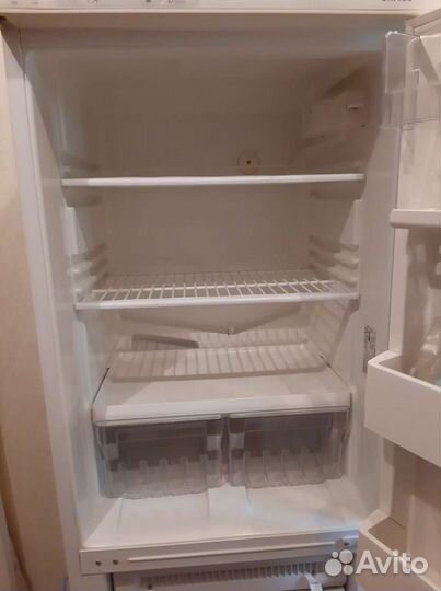 Продаётся холодильник stinol 102