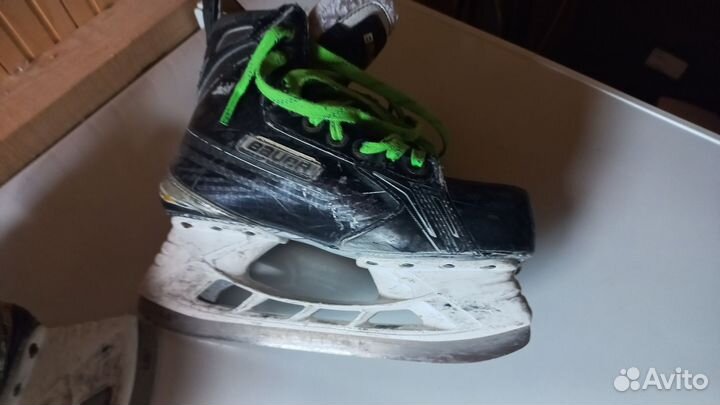 Хоккейные коньки bauer