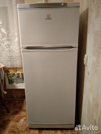 Холодильник indesit