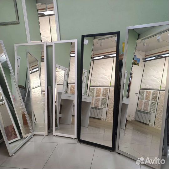 Зеркало в багетной раме