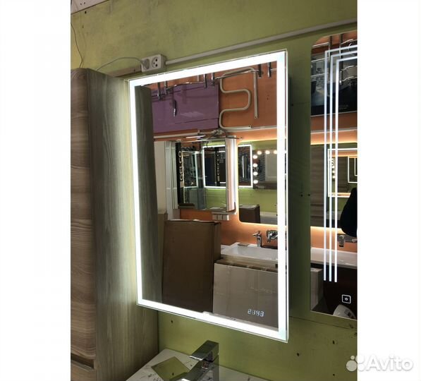 Зеркало шкаф с подсветкой в ванну Дориан