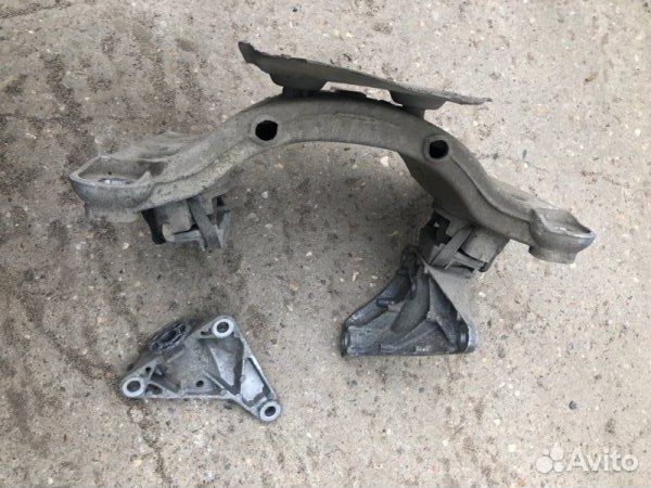 Кронштейн кпп Audi A8 D3 2007