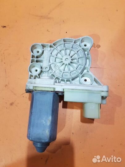 Моторчик стеклоподъемника на BMW 7 E66 E65