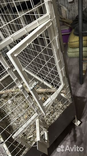 Клетка для крупного попугая