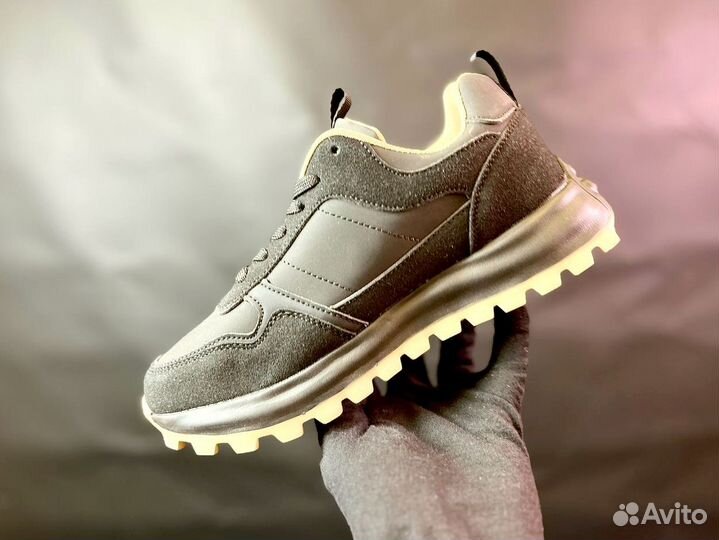 Кроссовки Boss удобные