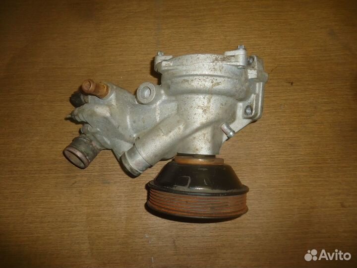 Помпа Ssang Yong Musso 3.2 бензин