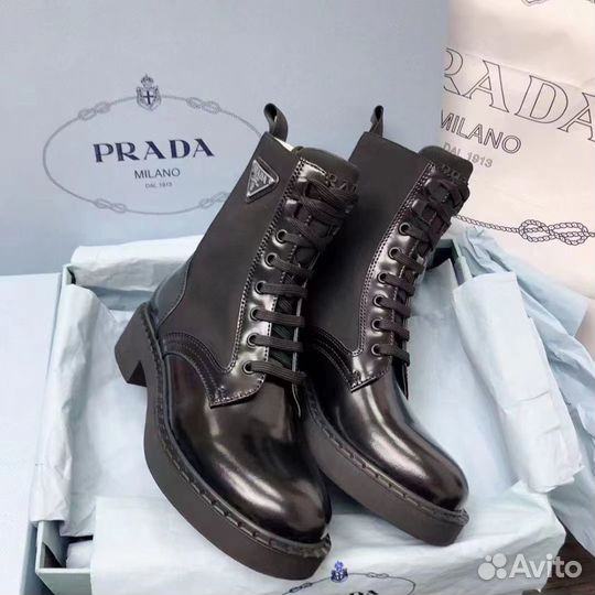 Ботинки Prada в коробке