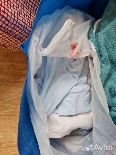 Детские 86 размера и женские 42 размера вещи