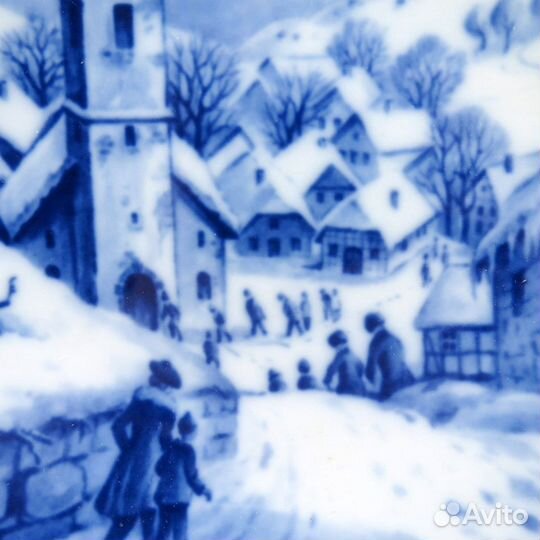 Тарелка Рождество 1973 Прихожане идут на Службу