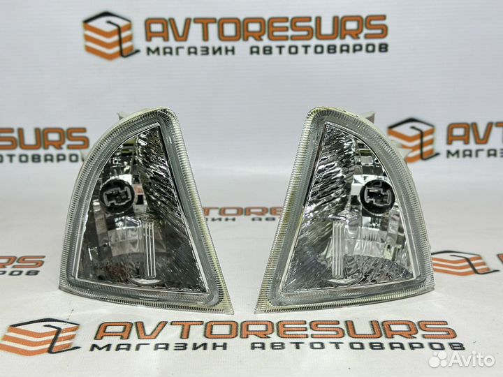 Повторитель поворота Toyota Aqua 2011-2014 год