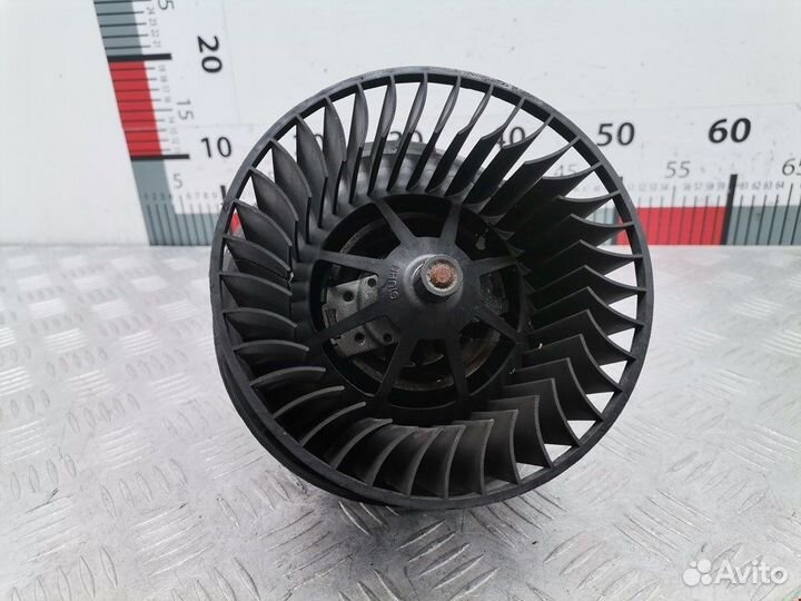 Моторчик печки для Volkswagen Sharan 1 7M1819021D