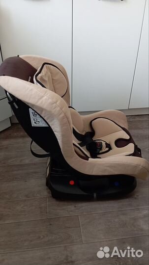 Автомобильное кресло
