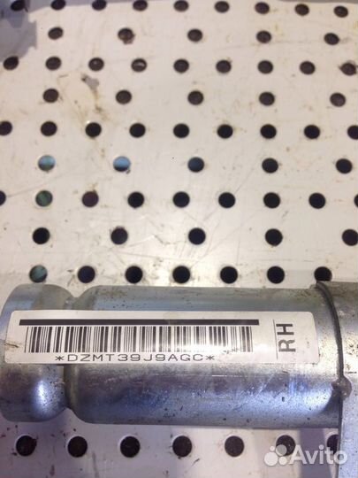 Подушка безопасности (шторка правая ) Mazda 3 BK 1