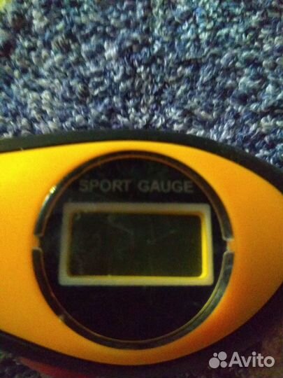 Цифровой манометр для колес