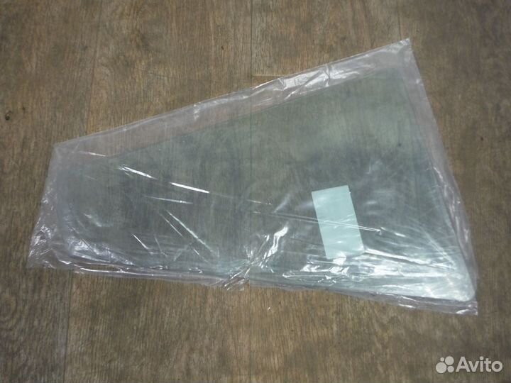 Стекло задней левой двери Suzuki Grand Vitara 2006