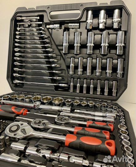 Набор инструментов 218 предметов в чемодане