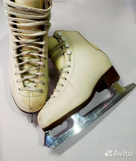 Фигурные коньки Wifa 32