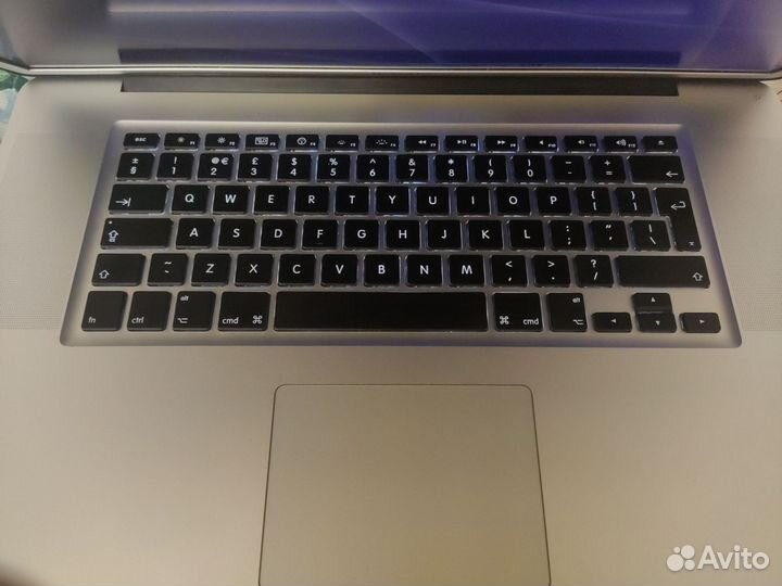 MacBook Pro 17, 8GB RAM, SSD+HDD