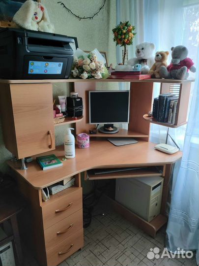 Компьютерный стол