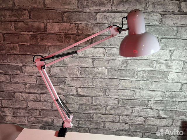 Лампа настольная белая