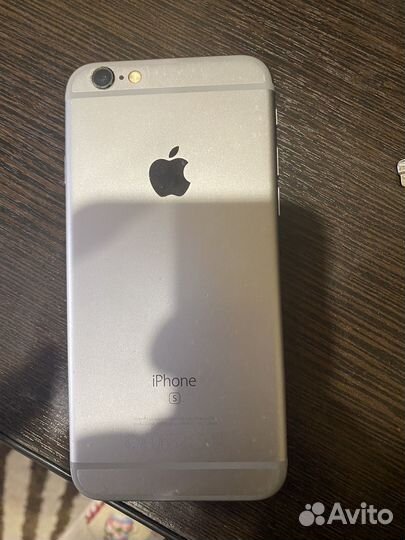 Телефон iPhone 6s