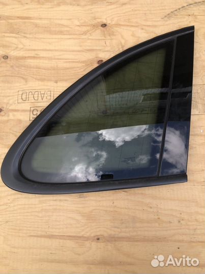 Форточка задняя глухая porsche cayenne 958