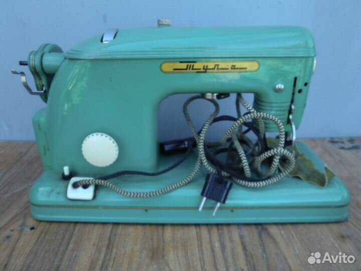 Электрическая швейная машинка Тула.СССР. 60-е годы