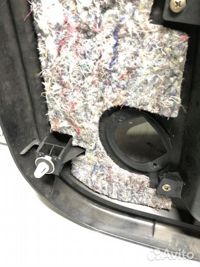 Обшивка двери передняя правая Ford Escape