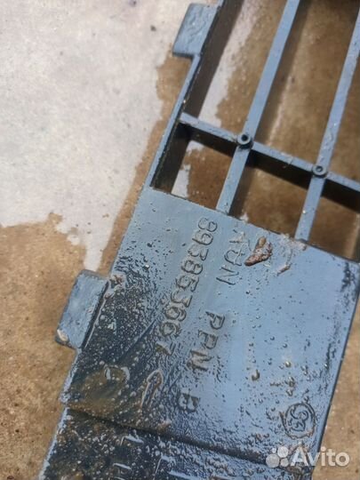 Решетка в бампер передняя Audi 80 B3 седан