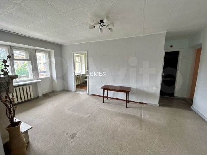 3-к. квартира, 55 м², 2/4 эт.