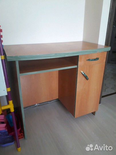 Письменный стол