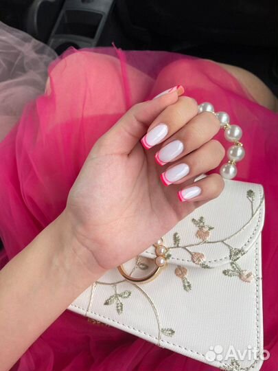 Маникюр педикюр