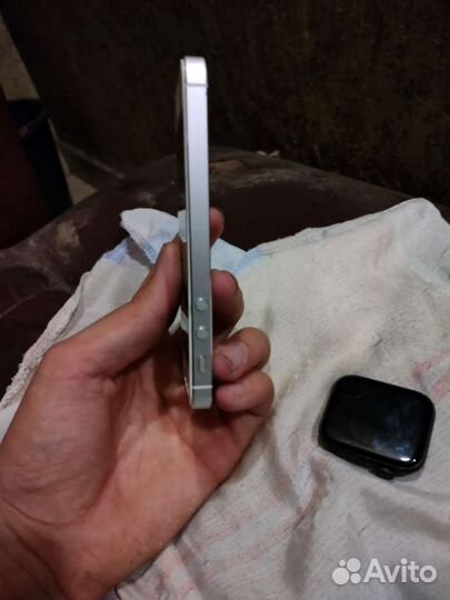 Телефон iPhone 5s