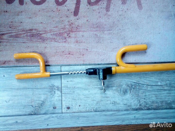 Противоугонный замок на руль