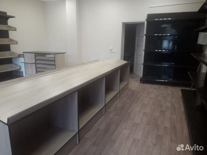 Стеллажи 225см коричневые и прилавки для фруктов