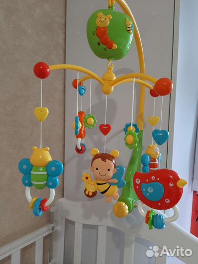 Мобиль на кроватку жирафики