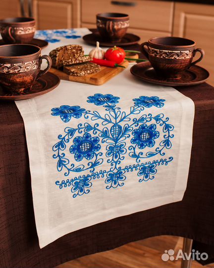 Дорожка льняная на стол с русской вышивкой 140/40