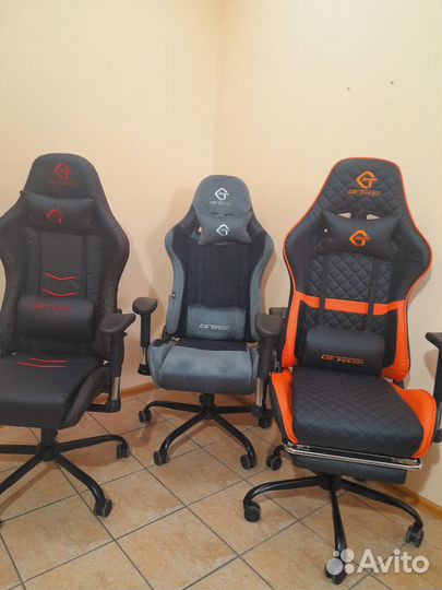 Компьютерное игровое геймерское кресло