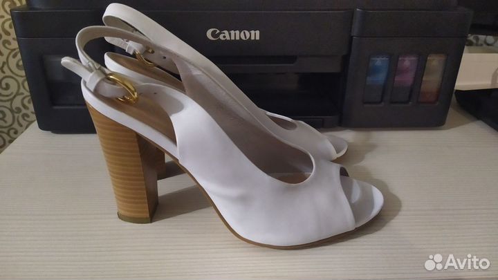 Босоножки /натуральная кожа/белые 37-38