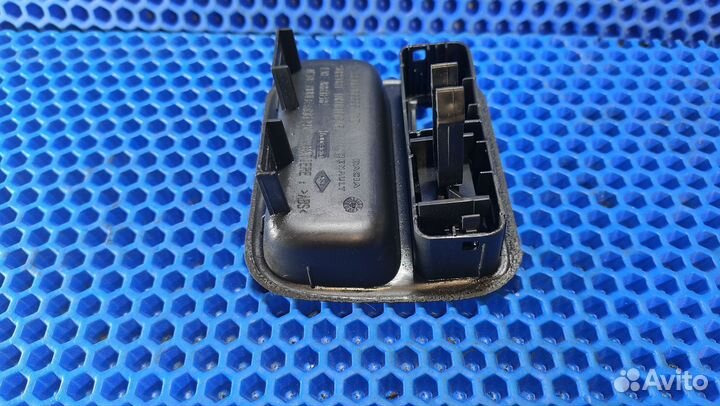 Накладка блока стекподъемников Renault Logan 1