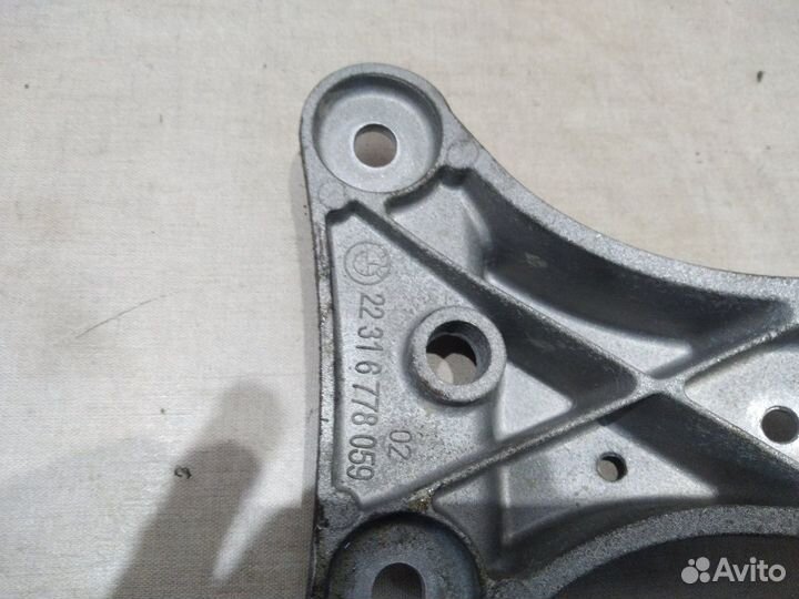 Кронштейн кпп Bmw X1 E84 N46B20BD 2012